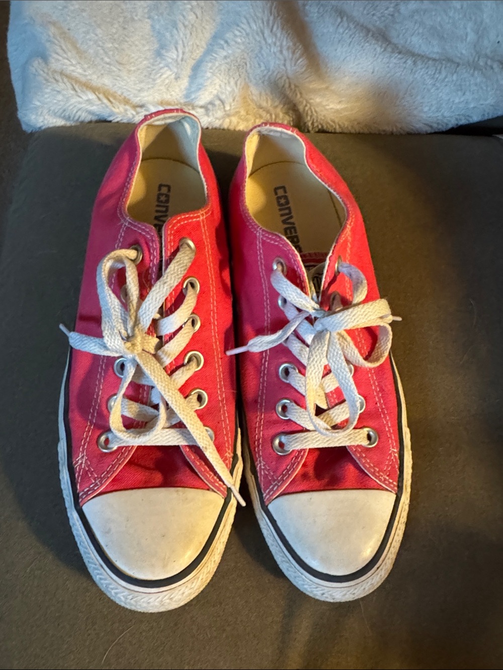 Converse Kids Low-Top Canvas Sneakers in Bright Pink